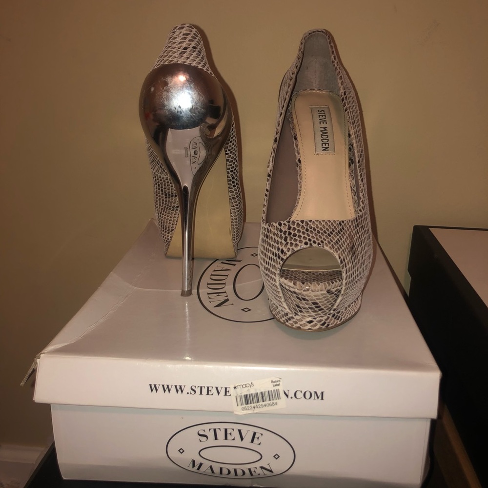 Shoe - Picture 3 of 4